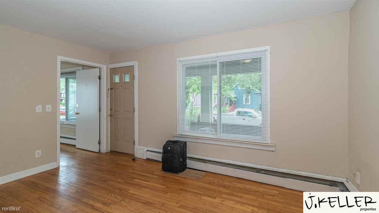 914 Woodlawn Ave - Photo 3 of 42