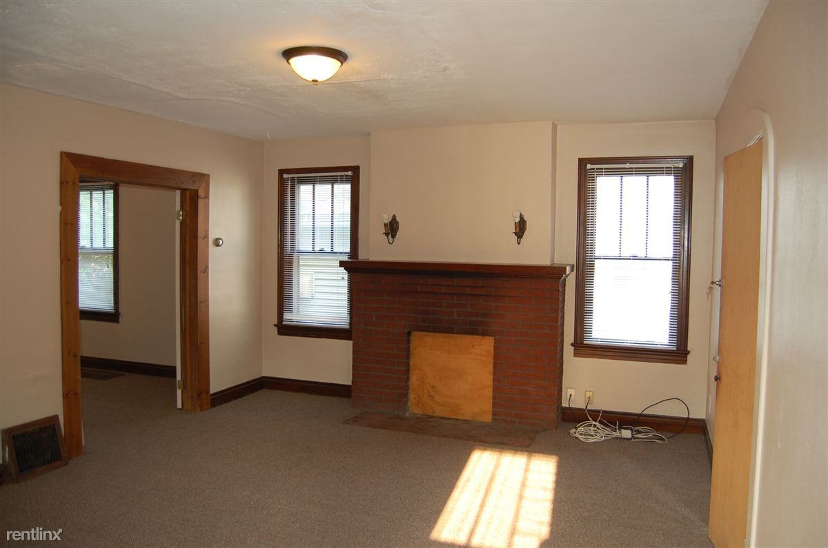 109 Hill St - Photo 3 of 22