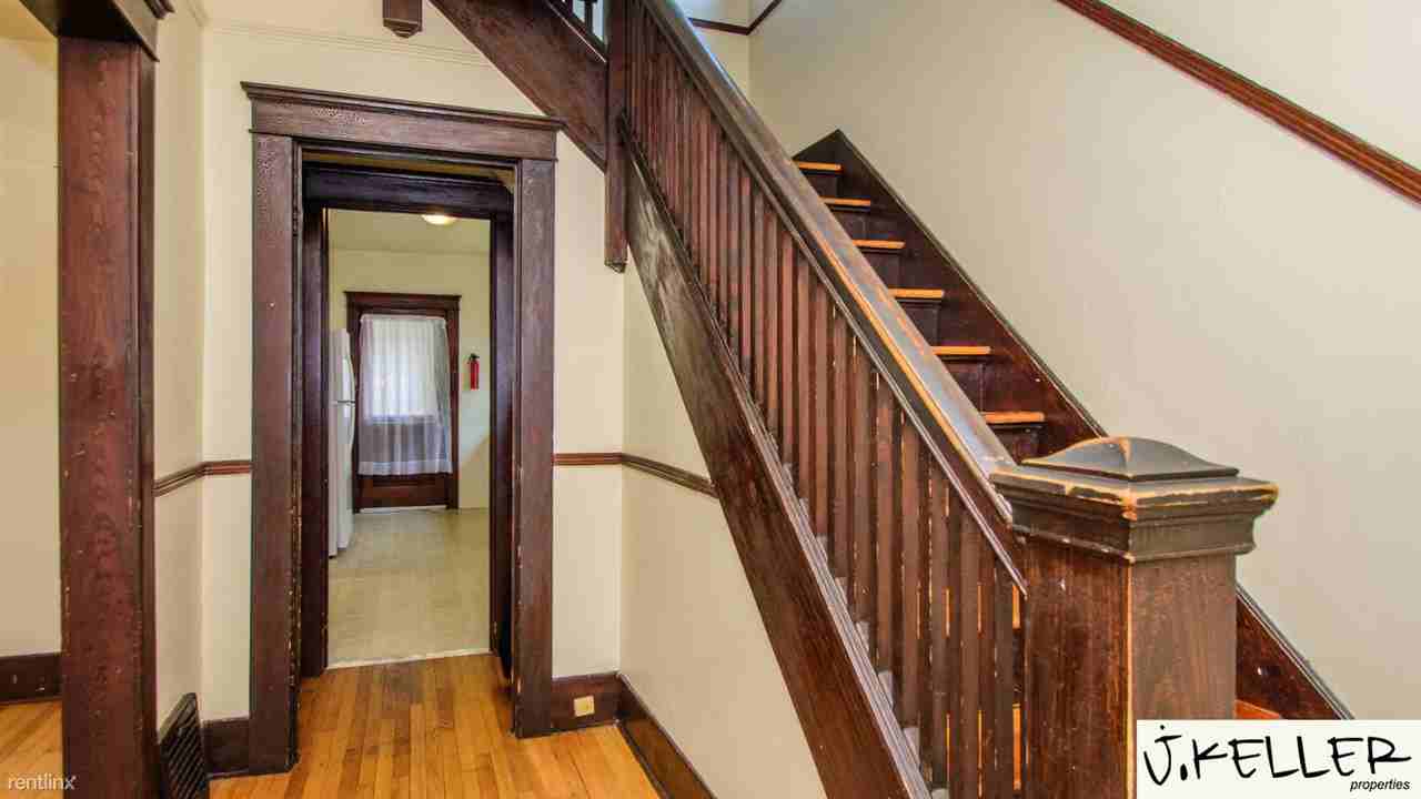 119 Adams Ave - Photo 2 of 32