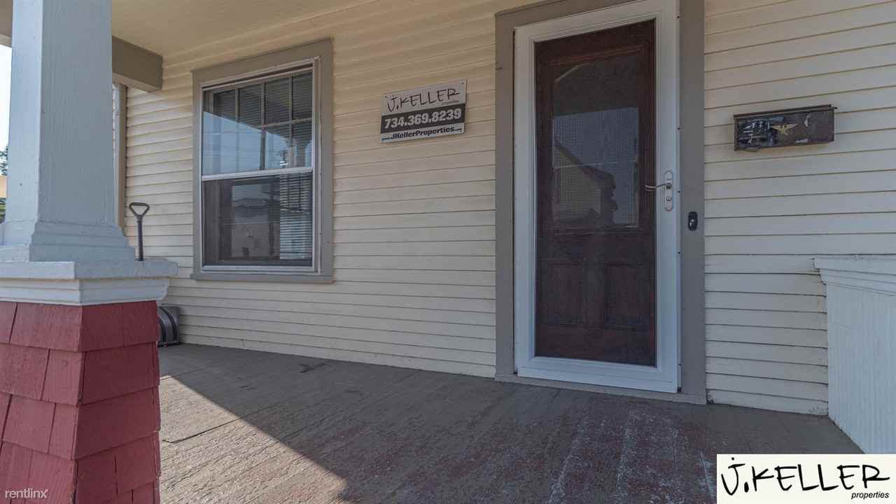 124 Adams Ave - Photo 3 of 28
