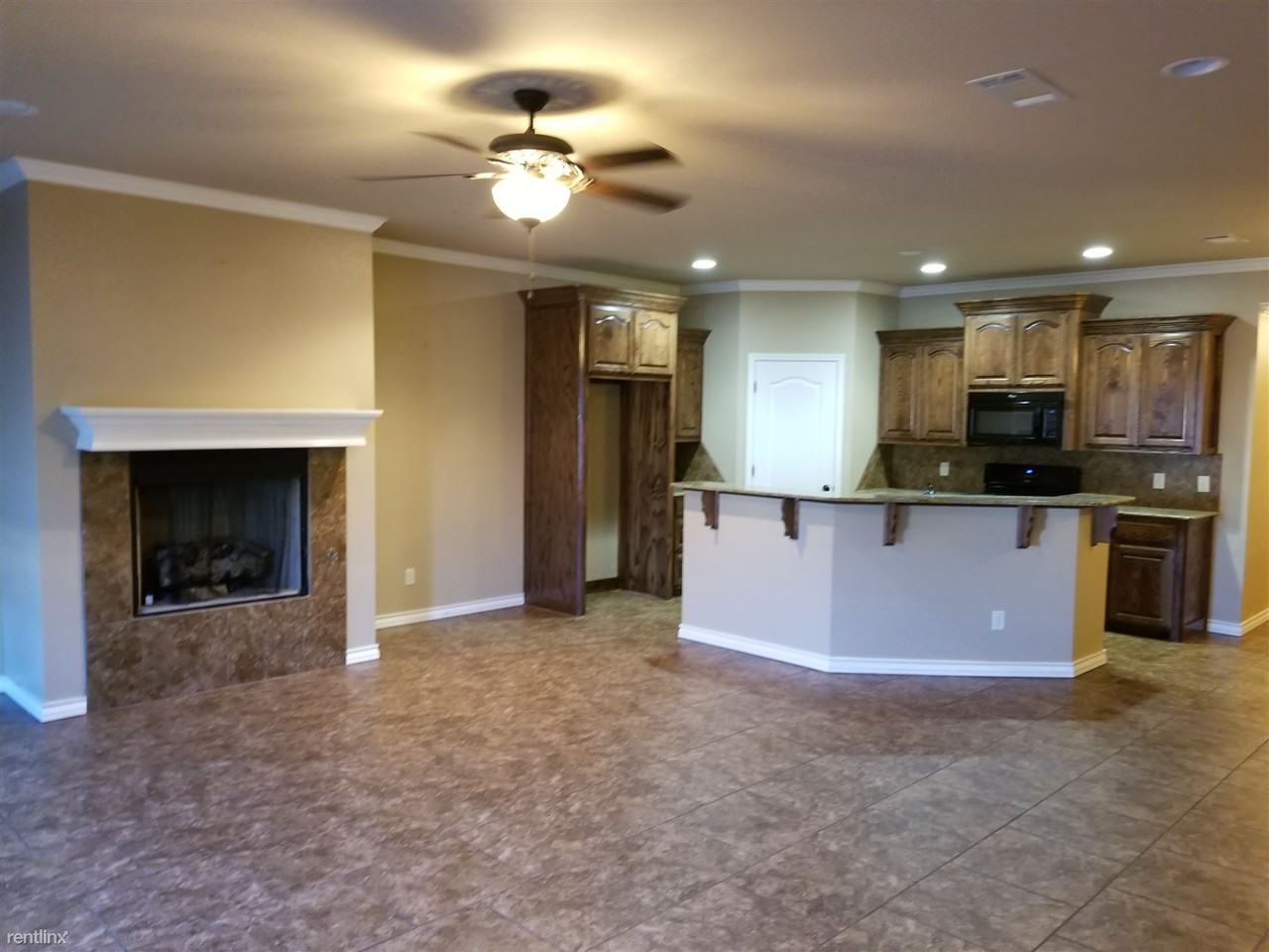 3209 Whittle Way - Photo 2 of 10