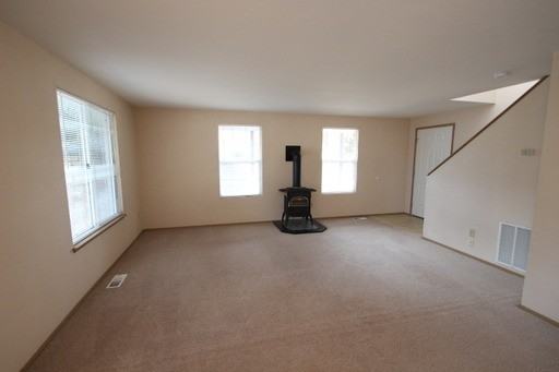 4711 NE 155th Ave - Photo 3 of 17