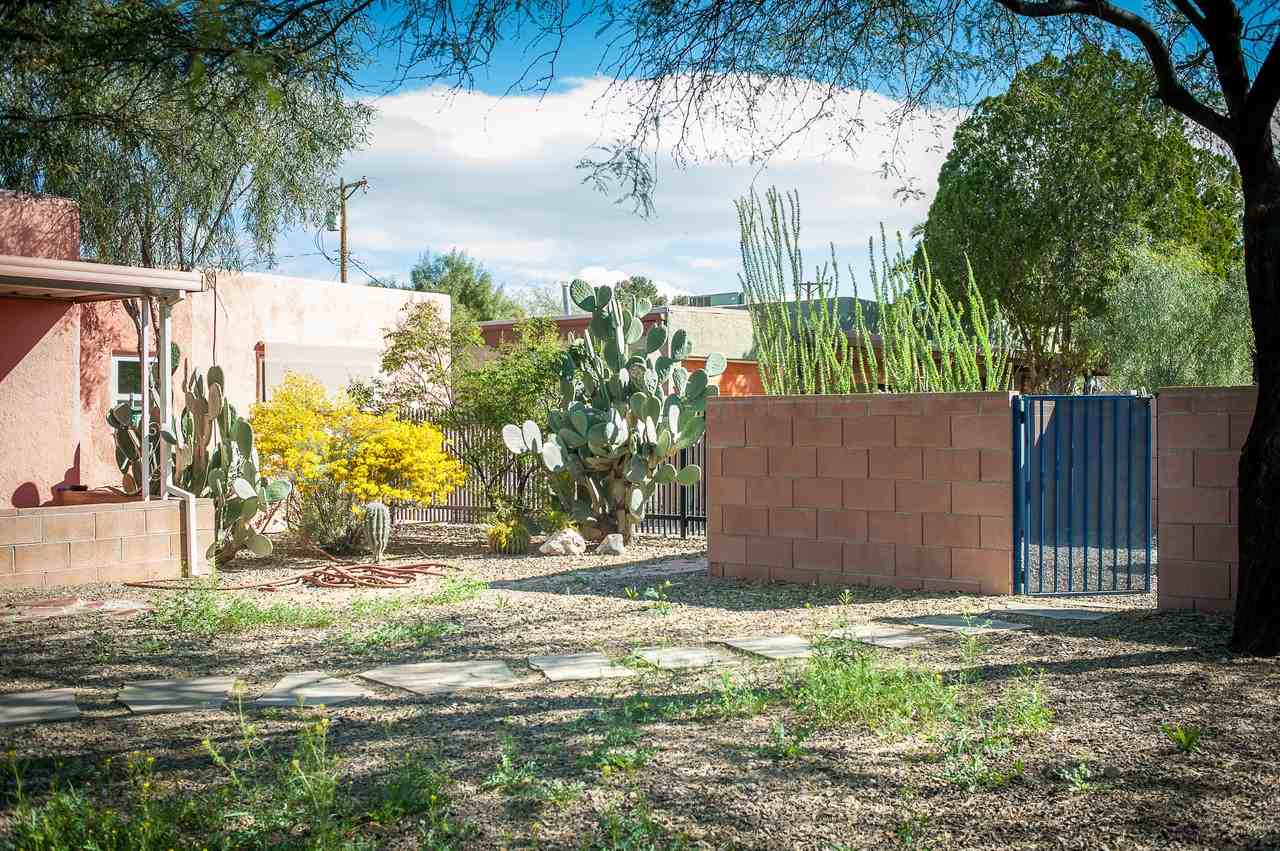 3913 E Montecito St - Photo 2 of 60