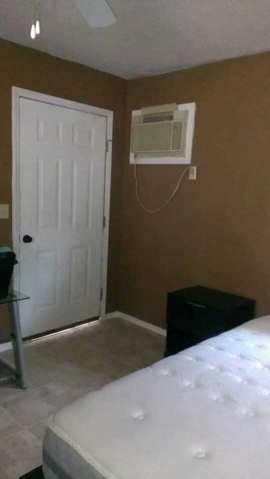 259 N Wilma Ave - Photo 3 of 4