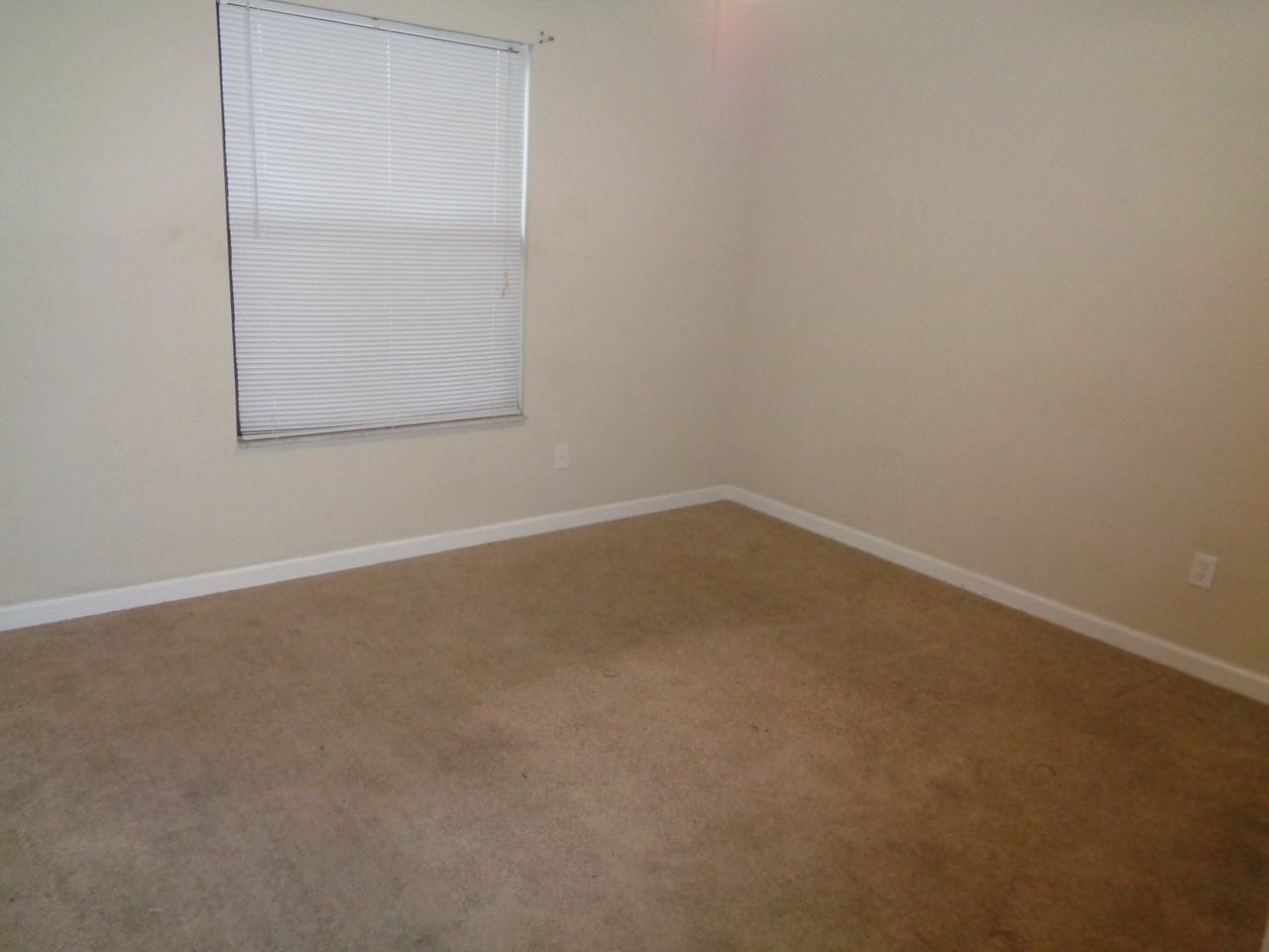 5671 Marathon Pkwy - Photo 2 of 6