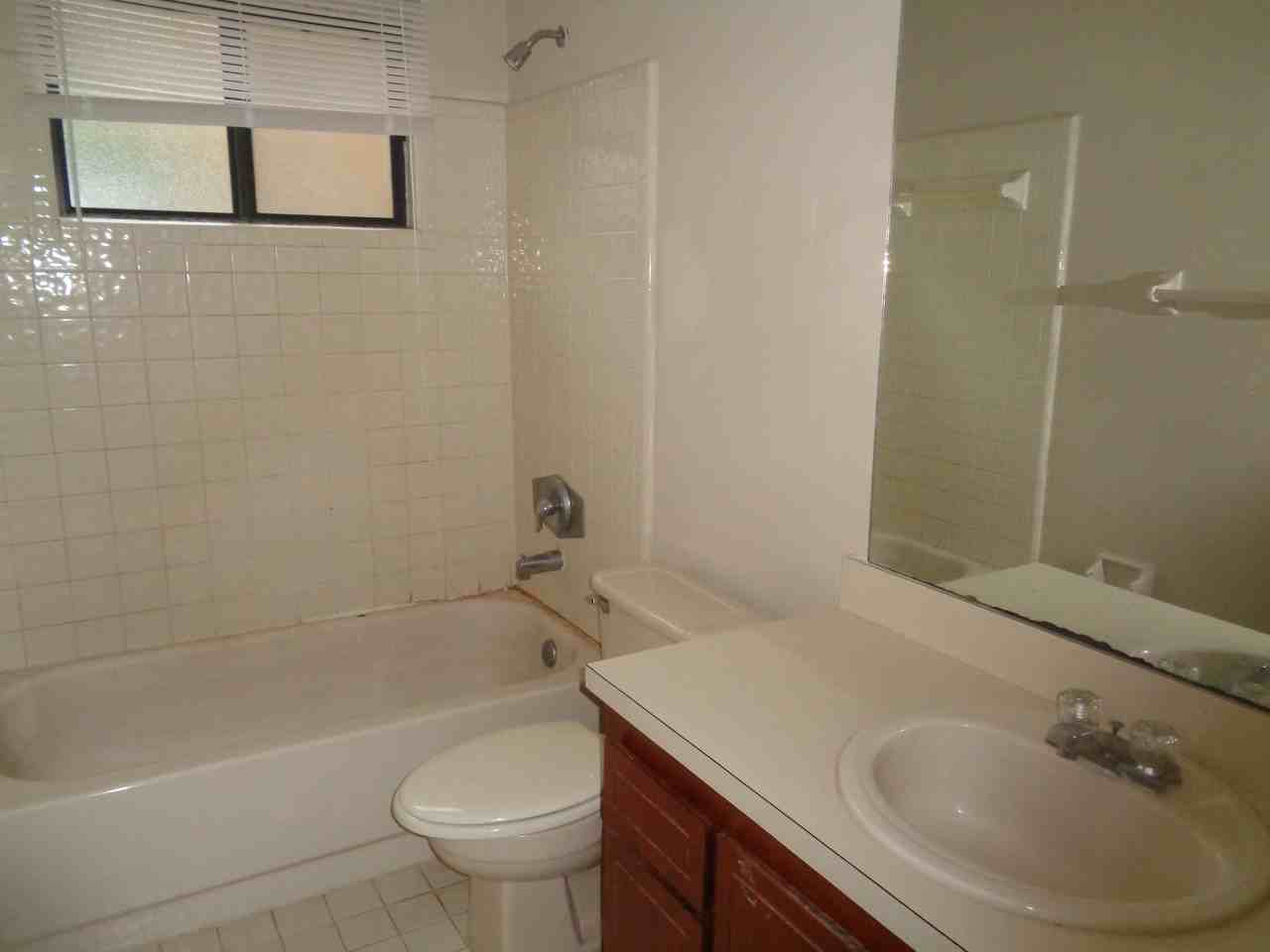 5671 Marathon Pkwy - Photo 3 of 6