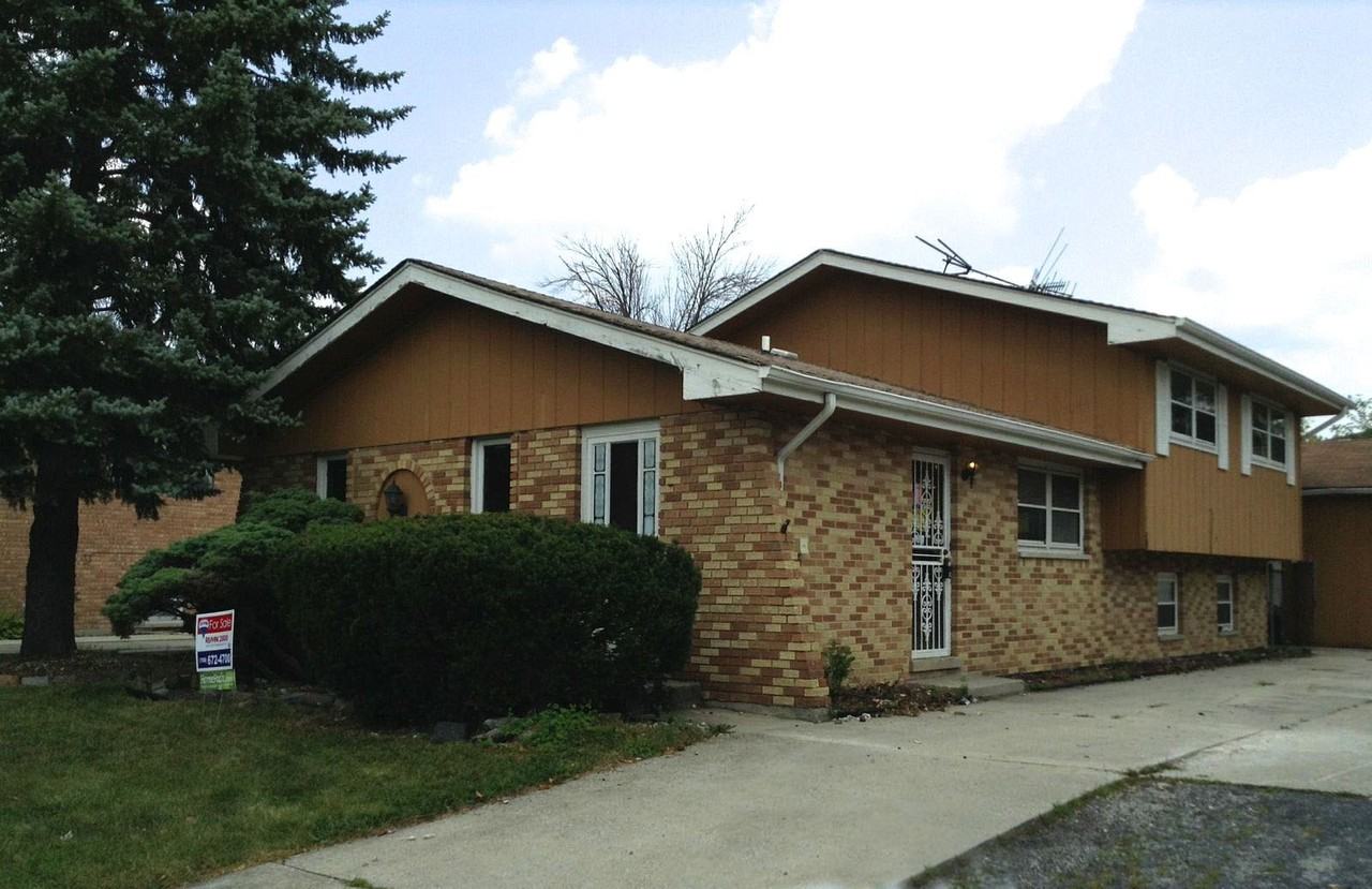 20073 Terrace Ave - Photo 2 of 3