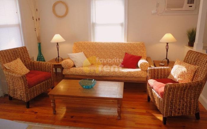 828 Stenton Pl - Photo 2 of 5