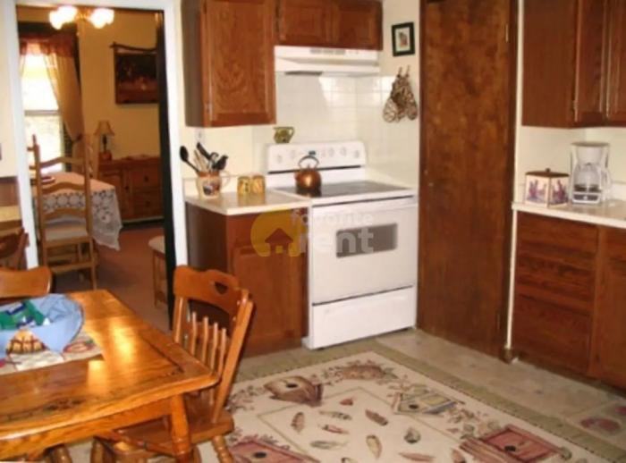 8016 Ute Pass Ave - Photo 3 of 5