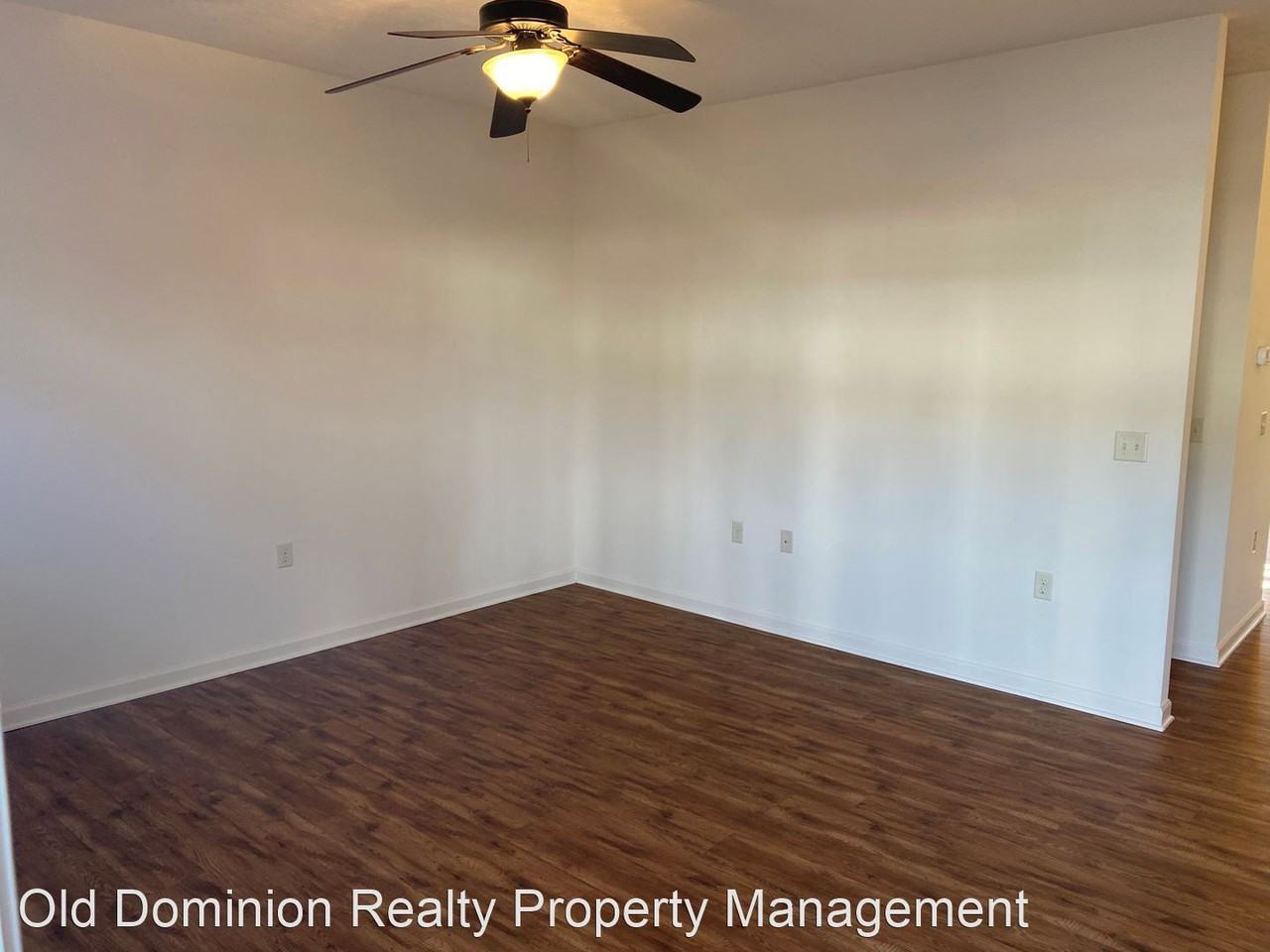 1103 Wellington Dr - Photo 2 of 14