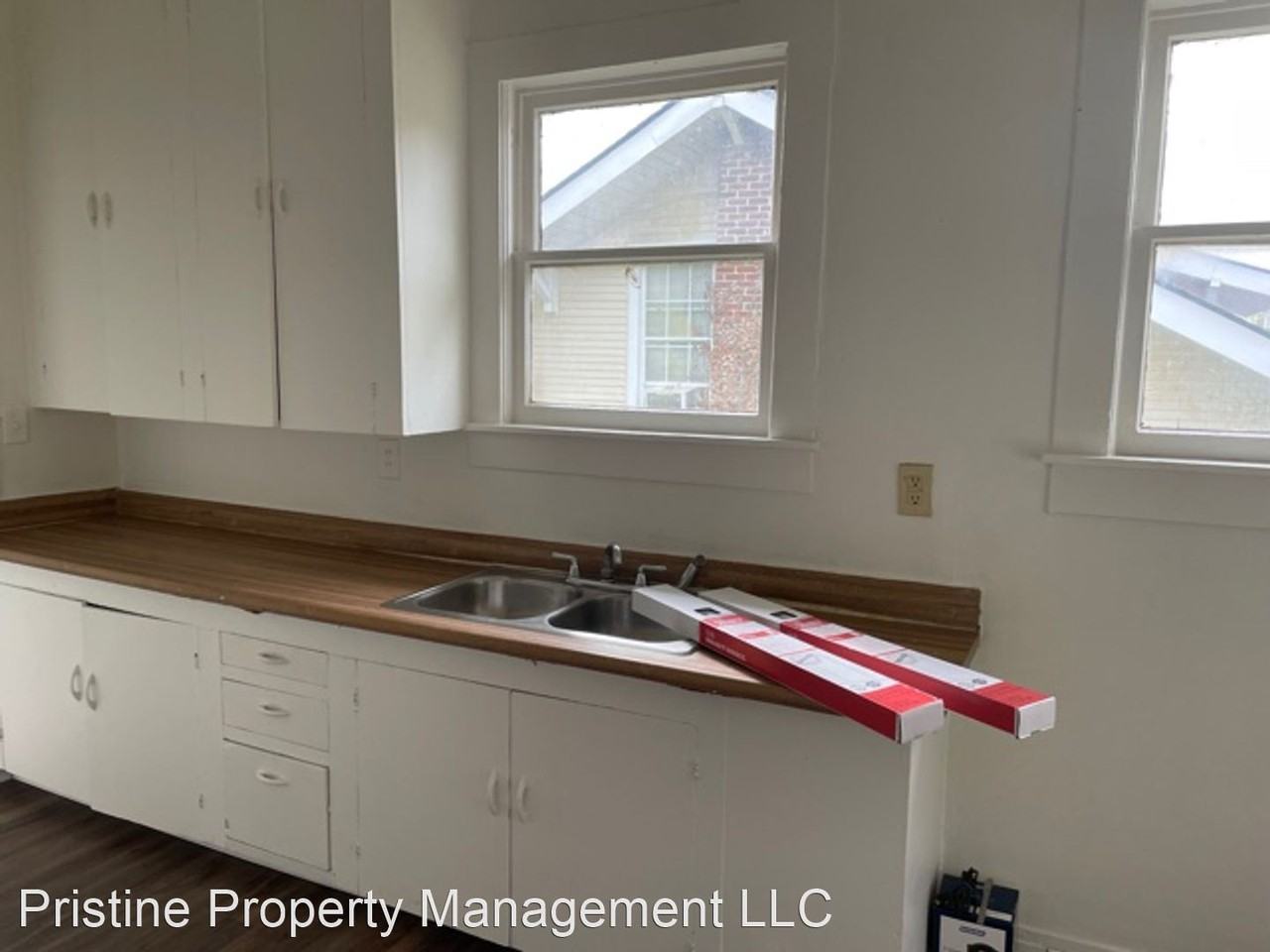 406 S Fredonia - Photo 2 of 8
