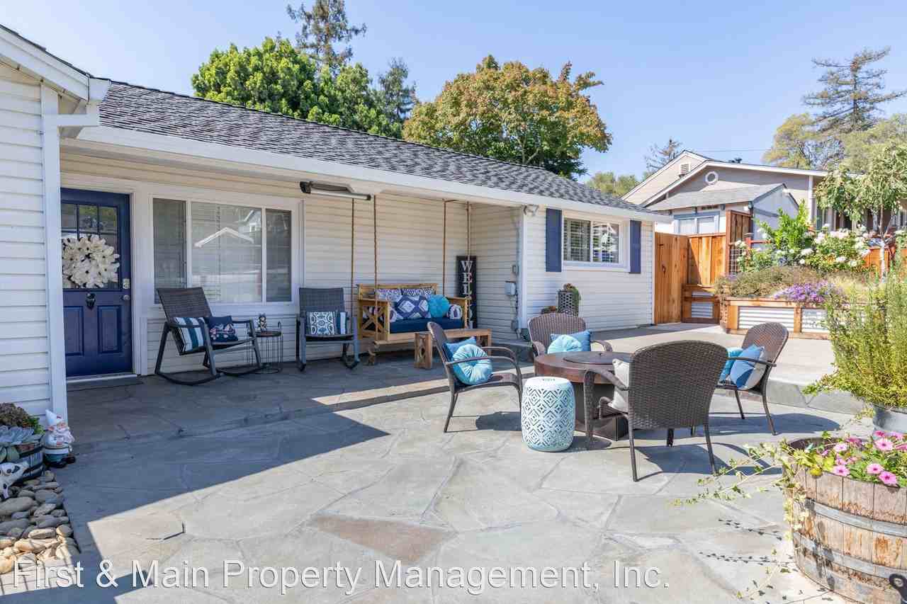 224 E 1st St - Photo 3 of 34