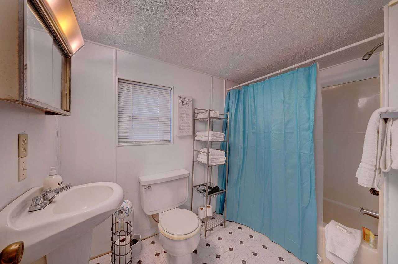 734 Oak Ave - Photo 3 of 11