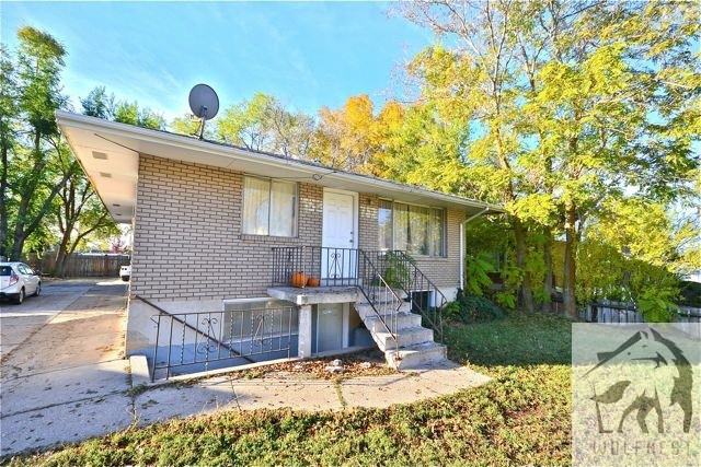 753 2nd St - Photo 3 of 21