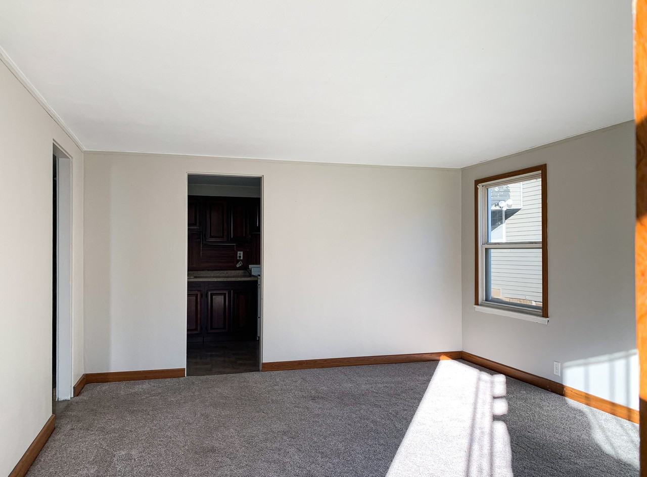 1233 Obrien St - Photo 2 of 29