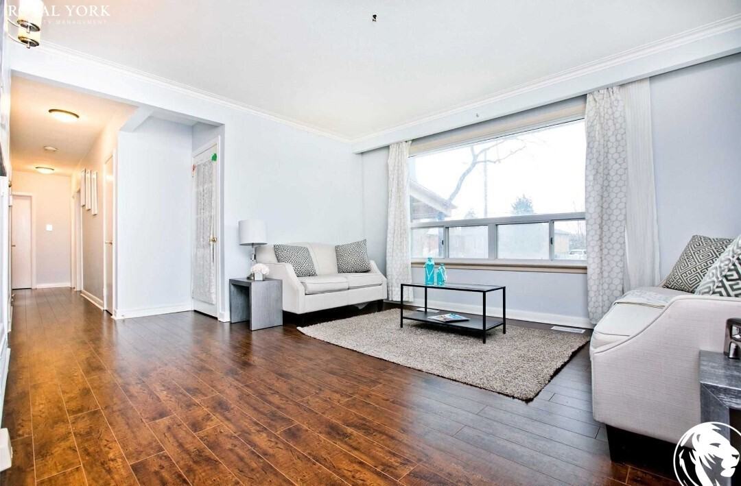 31 Romulus Dr #1 - Photo 3 of 19