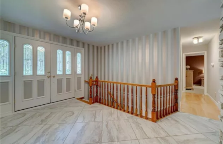 27 Hampton Cres - Photo 3 of 18