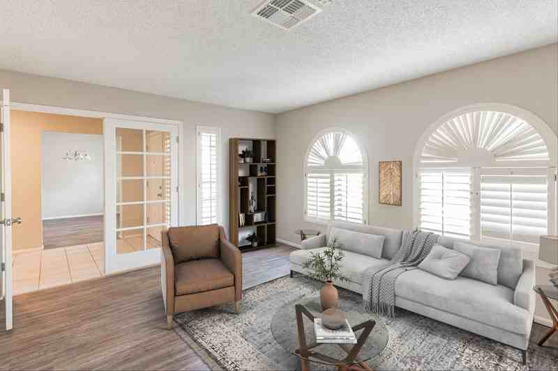 7357 W Canterbury Dr - Photo 3 of 25