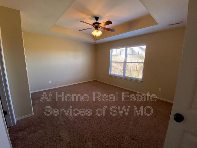 3125 W Golden Valley Ct - Photo 7 of 15