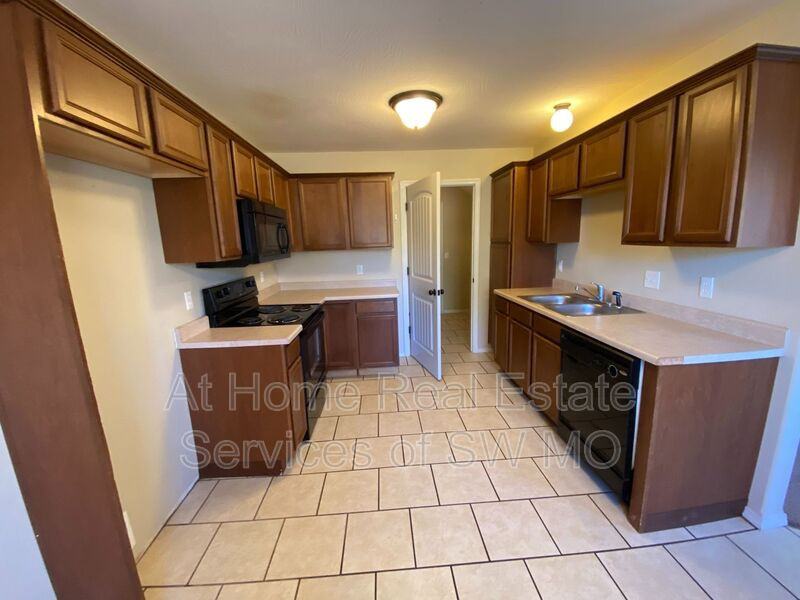 3125 W Golden Valley Ct - Photo 5 of 15