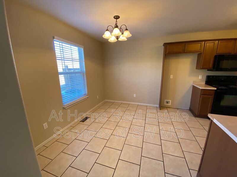 3125 W Golden Valley Ct - Photo 3 of 15