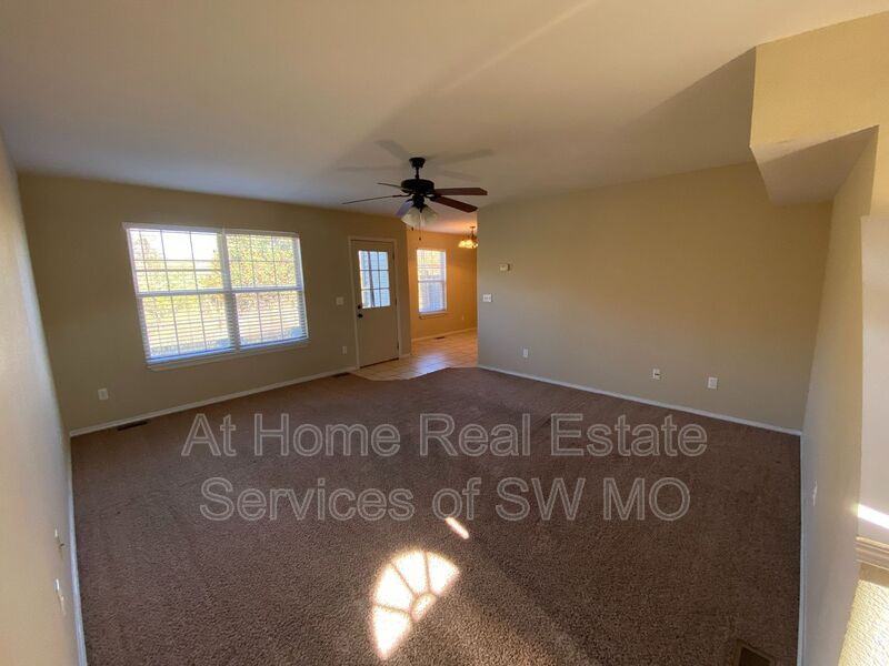 3125 W Golden Valley Ct - Photo 2 of 15