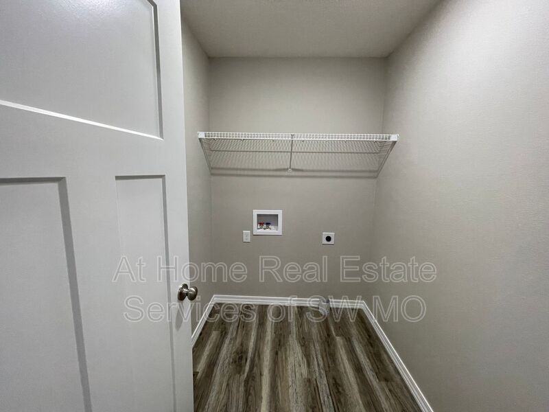 316 E Seminole St - Photo 7 of 18