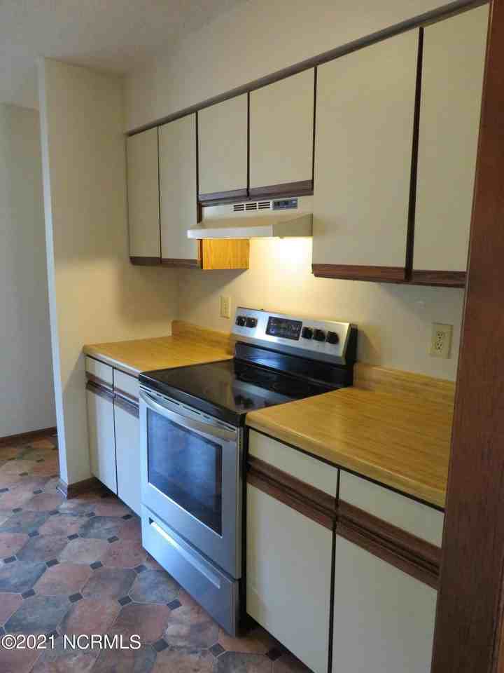 1922 Greenstone Court - Photo 3 of 4