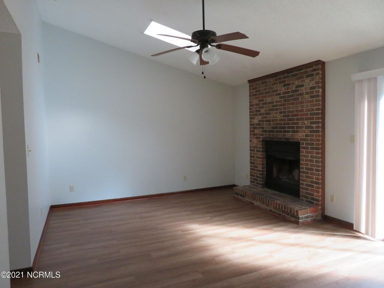 1922 Greenstone Court - Photo 2 of 4