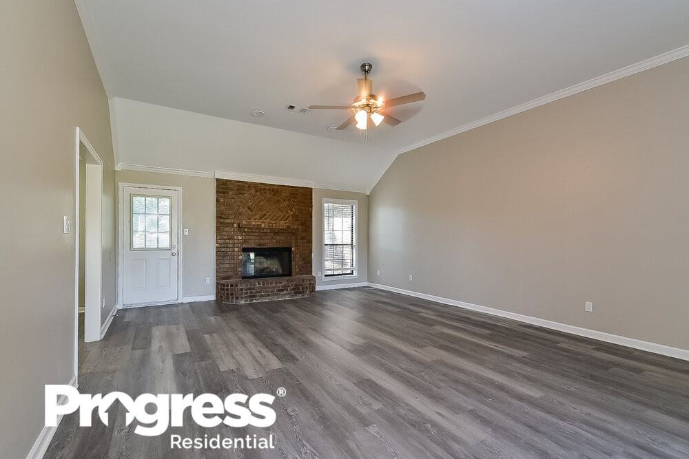 3320 Summerdale Dr - Photo 3 of 18