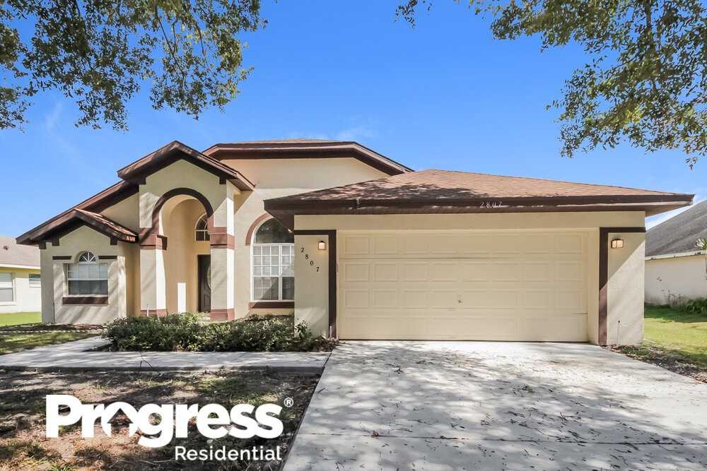 2807 Berkshire Cir - Photo 2 of 21