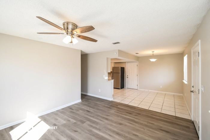 7712 Club Duclay Dr - Photo 3 of 16