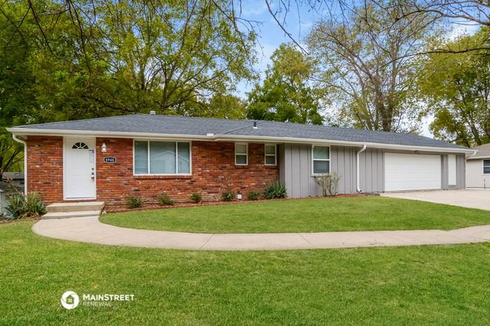 6946 N Hickory St - Photo 2 of 17