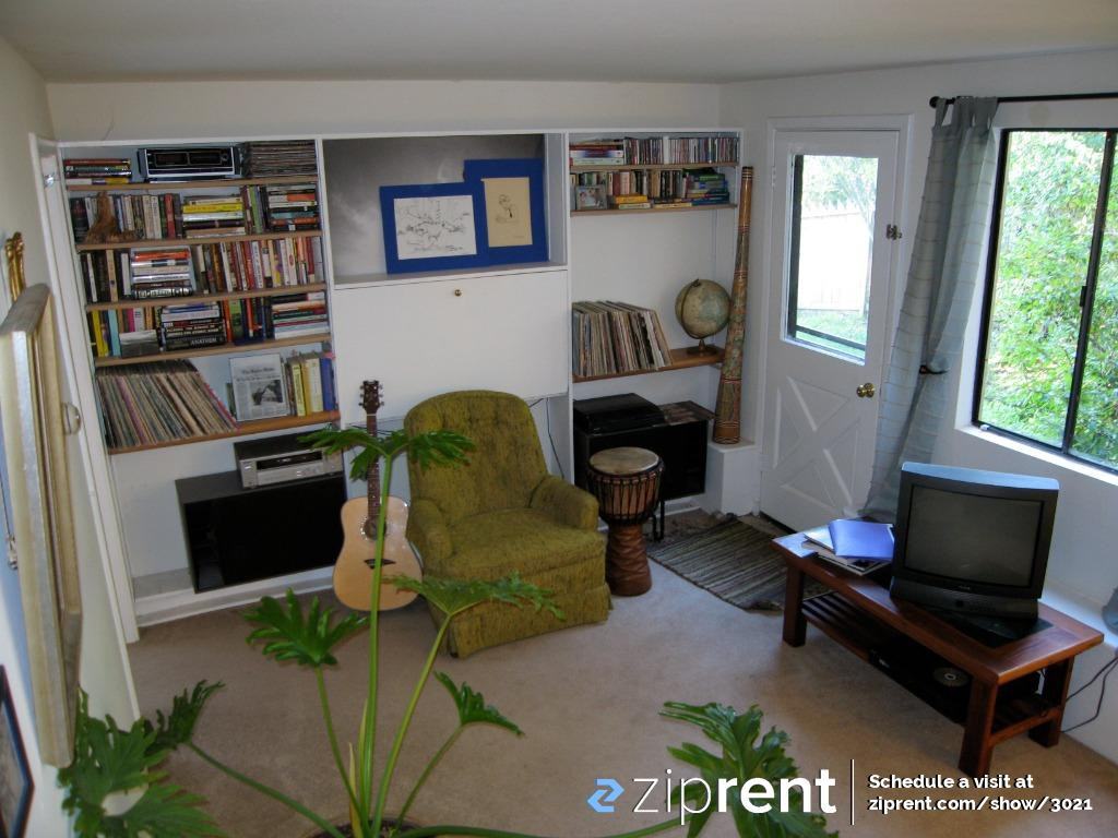 174 Picnic Ave #174LOWER - Photo 2 of 8