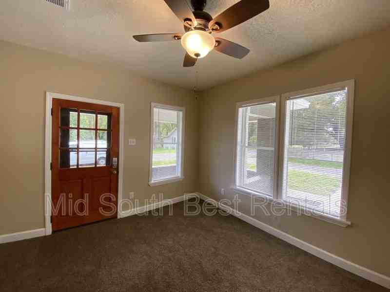 2701 Lincoln Ave - Photo 2 of 5