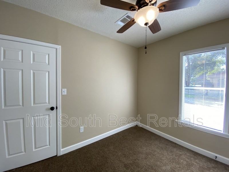 2701 Lincoln Ave - Photo 4 of 5