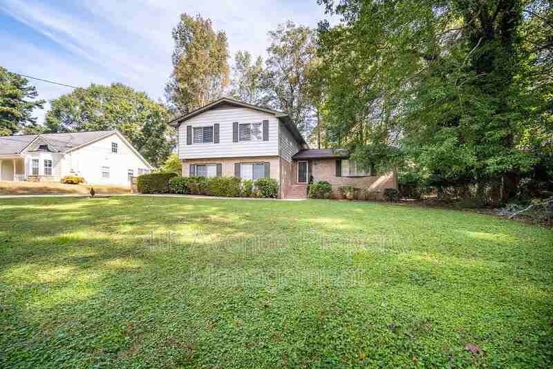 2820 Meadow Lark Trl - Photo 2 of 21