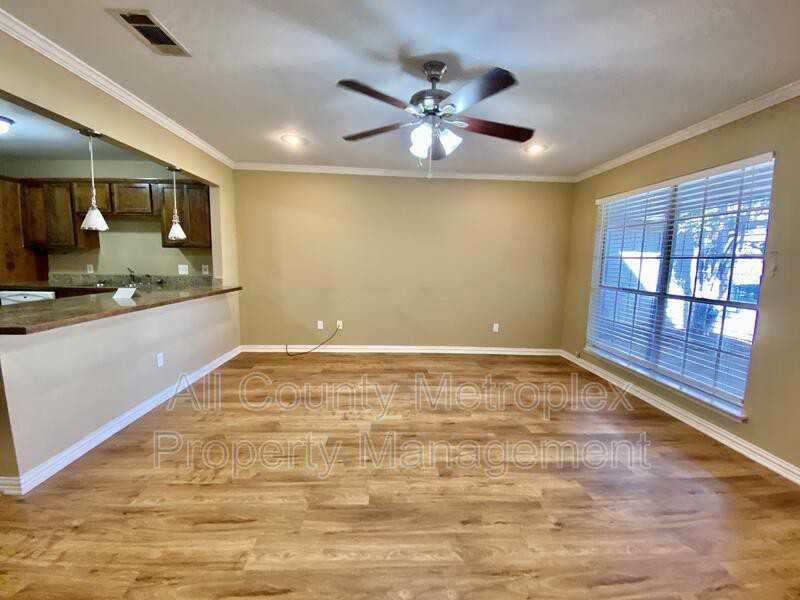 801 Irwin Dr #A - Photo 3 of 11