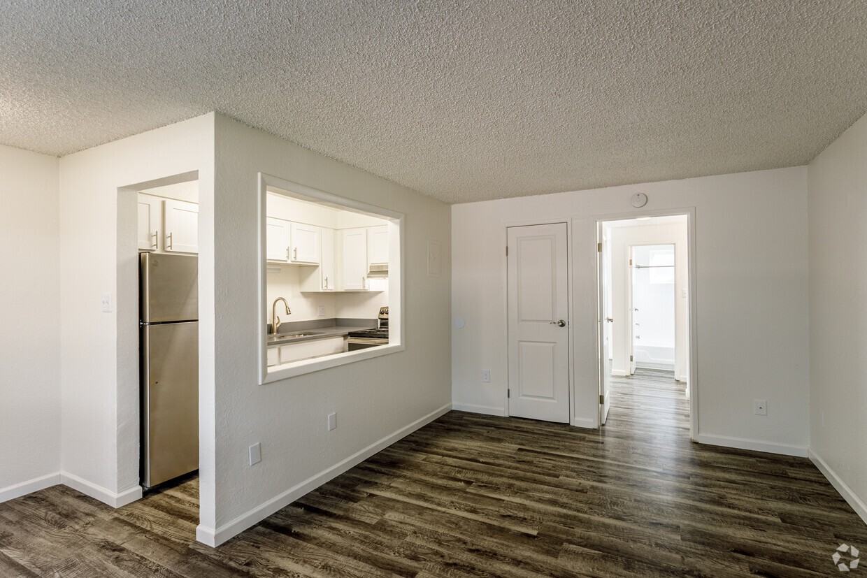 Golden Nugget Apartments - Photo 2 of 21