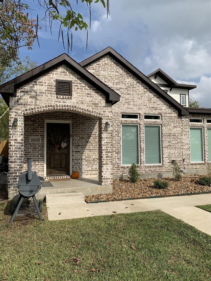1007 Foster Ave #A - Photo 2 of 16