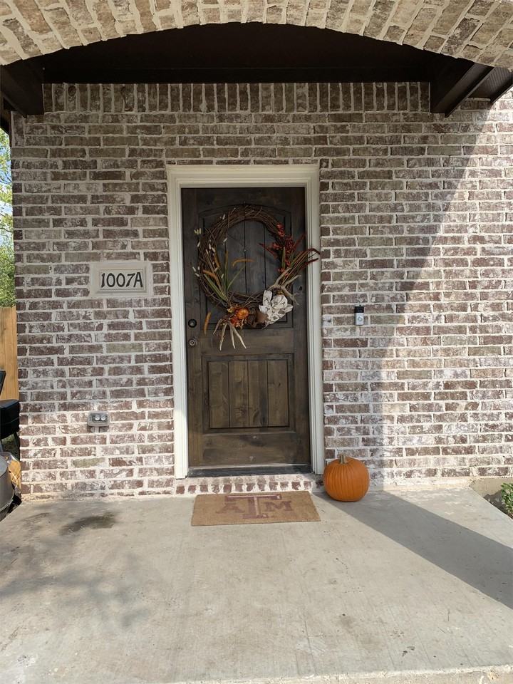 1007 Foster Ave #A - Photo 3 of 16