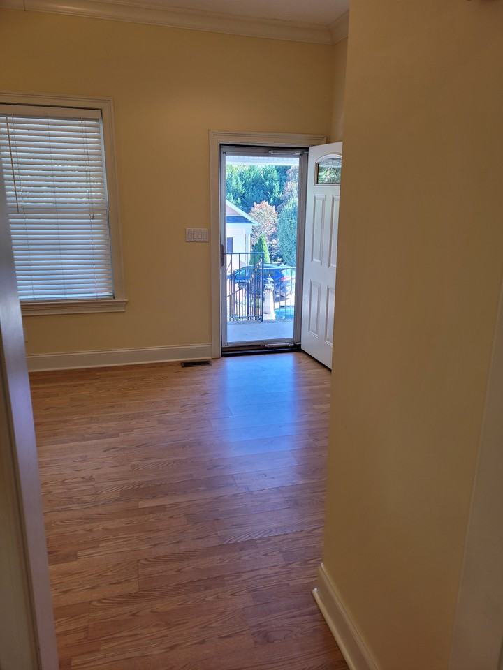 123B 7th St #B - Photo 2 of 12