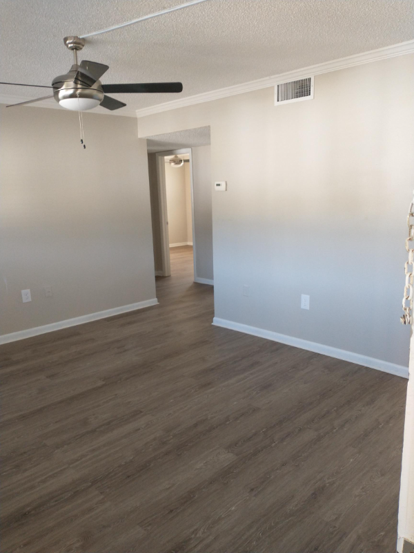 1204 W Risk St #H - Photo 3 of 9