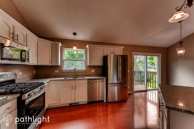 1406 Teakwood Ln - Photo 2 of 11