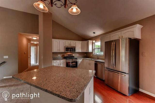 1406 Teakwood Ln - Photo 3 of 11