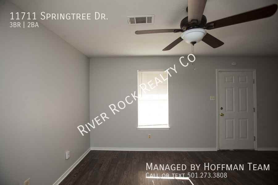 11711 Springtree Dr - Photo 3 of 8