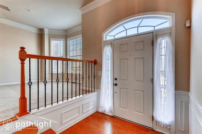 1702 Highlands Vw Se - Photo 2 of 18