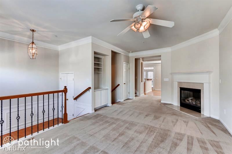 1702 Highlands Vw Se - Photo 3 of 18