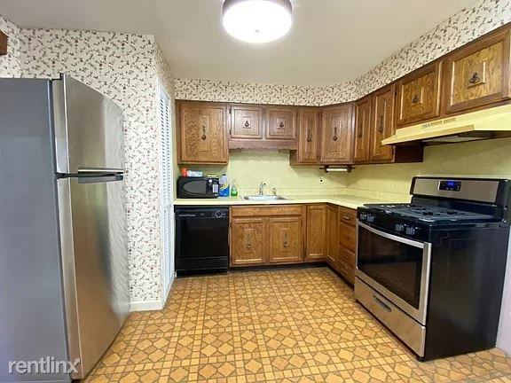 6 Eastern Ave - Photo 3 of 5