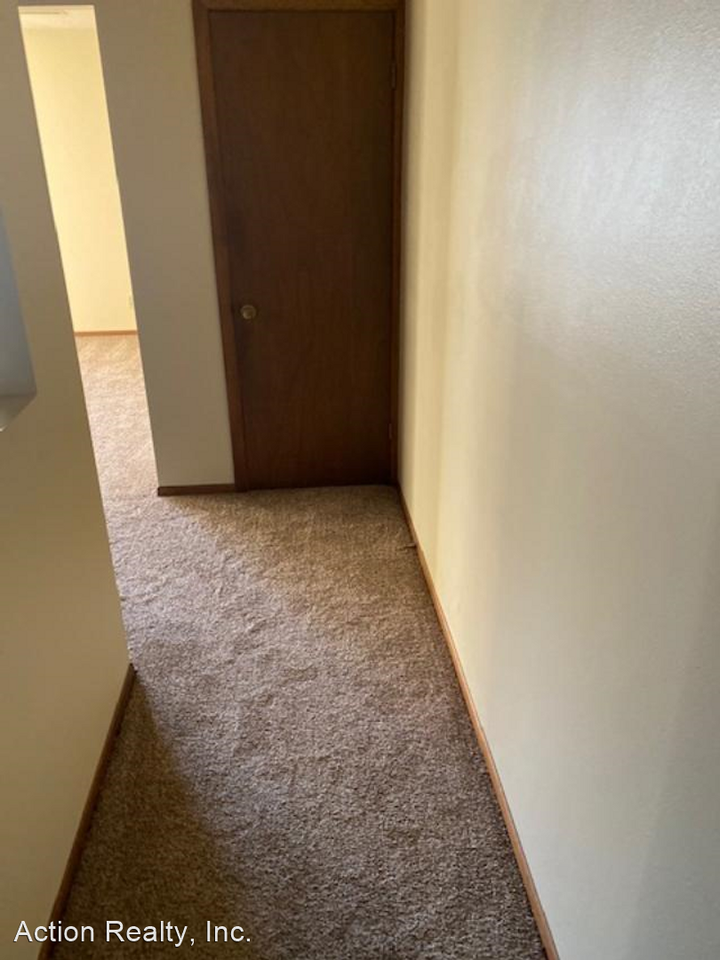 2736 4th Ave North - Photo 2 of 9